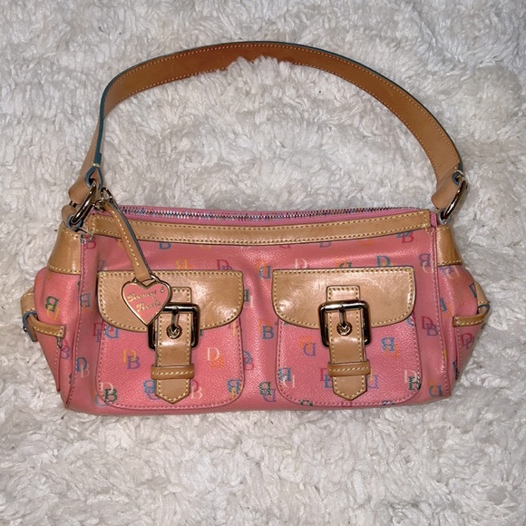 Dooney & Bourke Handbags - Pink Dooney and Bourke Purse 💕